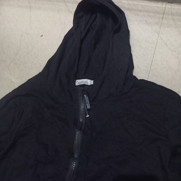 Long dress with cap - Picture 2 of 2